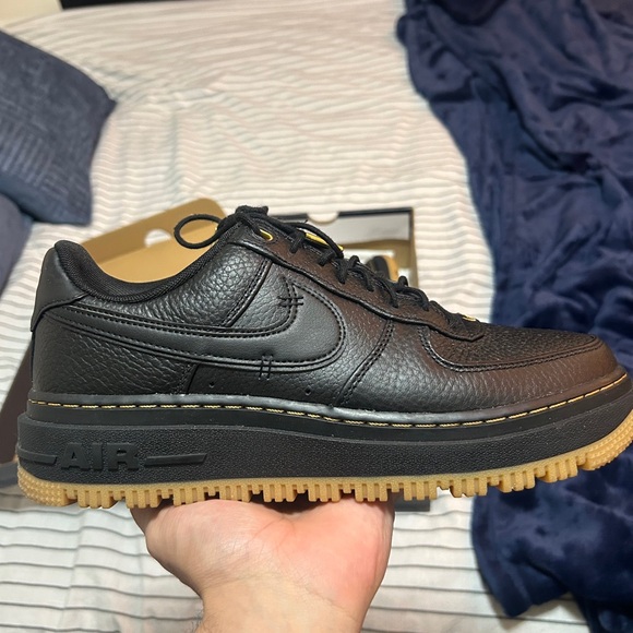 Authentic Nike Airforce Luxe 1 Black shoes size 10
Good for any weather occasion - Picture 3 of 5